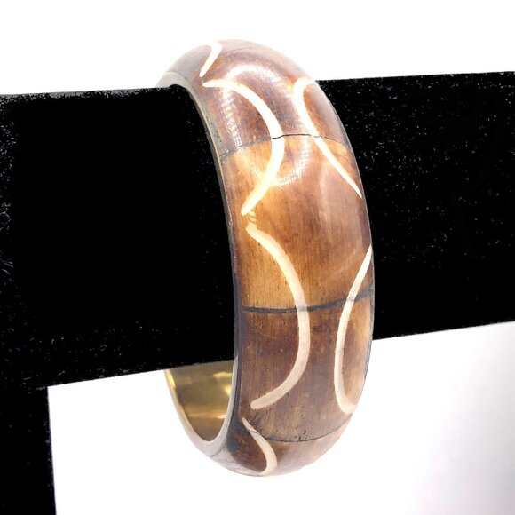 Set of 2 Vintage Hand-Carved Wood Bangles with Brass Interiors – 1" Wide - Picture 7 of 16